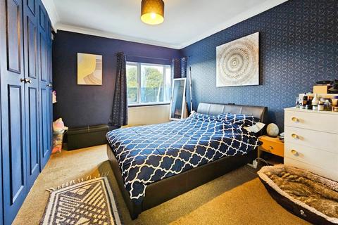 3 bedroom terraced house for sale, Burrs Road, Clacton-on-Sea, Essex