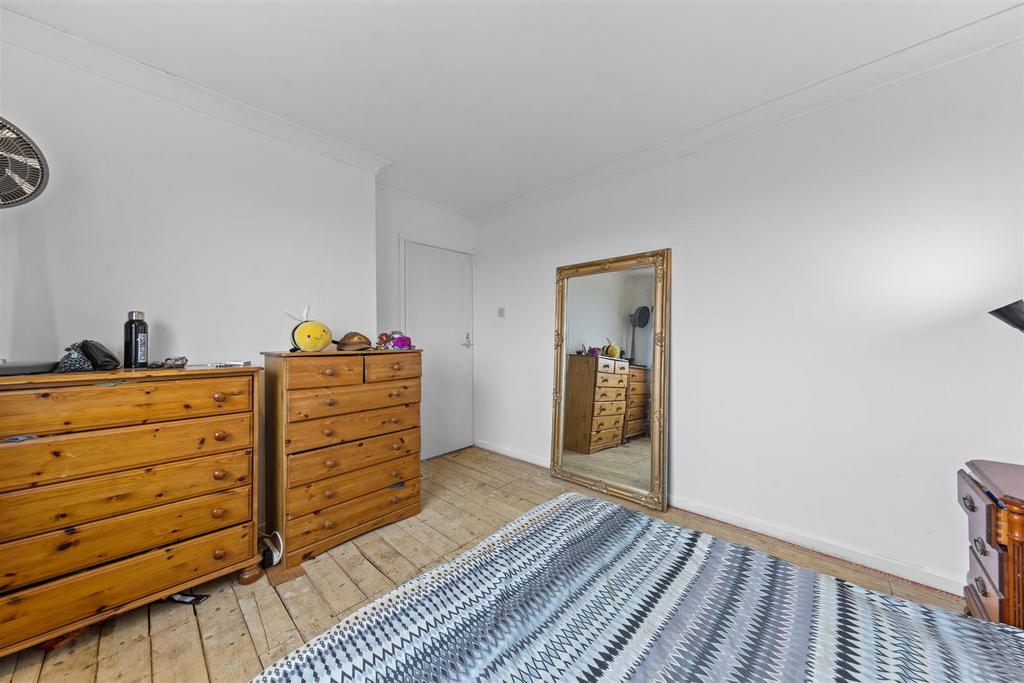 137 Kinross Cres Web26.jpg