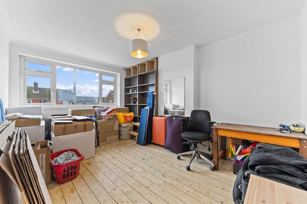 137 Kinross Cres Web28.jpg