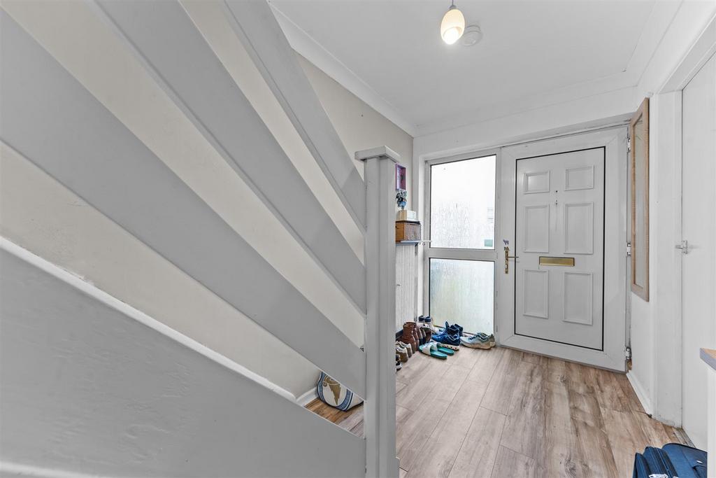 137 Kinross Cres Web14.jpg