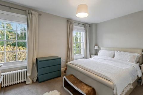 undefined, Angel Road, Thames Ditton KT7