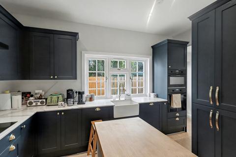 undefined, Angel Road, Thames Ditton KT7