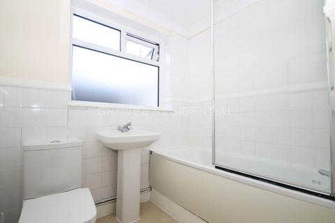 Studio to rent, Burlington Road, New Malden