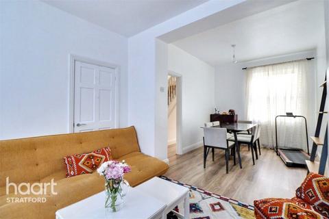 3 bedroom terraced house to rent, Colegrave Road, London