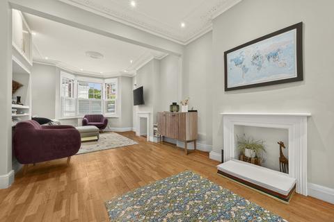 4 bedroom semi-detached house to rent, Dunstans Road, London, SE22