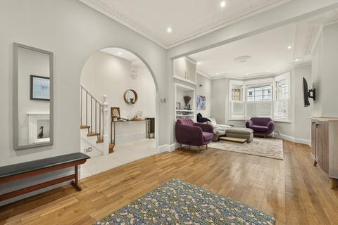 4 bedroom semi-detached house to rent, Dunstans Road, London, SE22