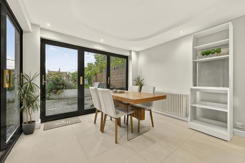 4 bedroom semi-detached house to rent, Dunstans Road, London, SE22