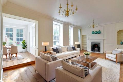 undefined, Crooms Hill, Greenwich, London, SE10