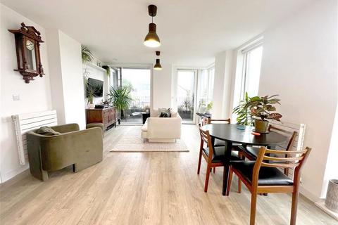 2 bedroom flat to rent, Goodwood Road, London SE14
