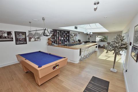 5 bedroom house for sale, Stow Road, Purleigh