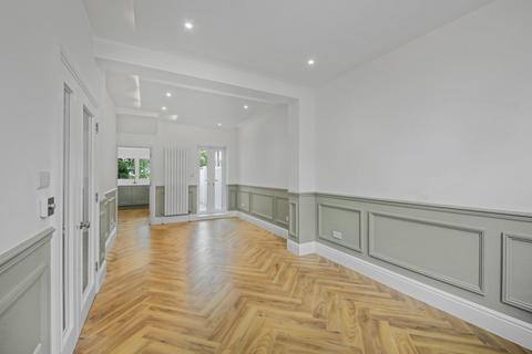 3 bedroom flat to rent, Cold Harbour, London