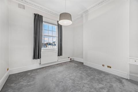 1 bedroom flat for sale, Hyde Park Gardens, Hyde Park, London