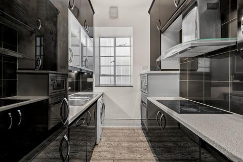 1 bedroom flat for sale, Hyde Park Gardens, Hyde Park, London