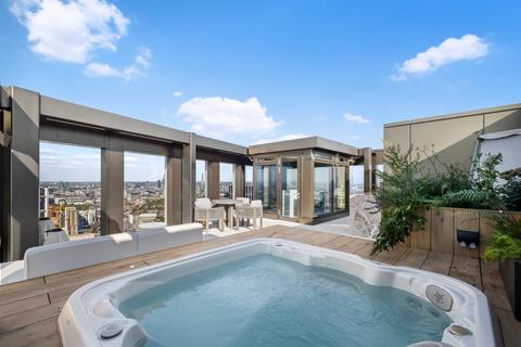 5 bedroom flat to rent, Carnation Way, London