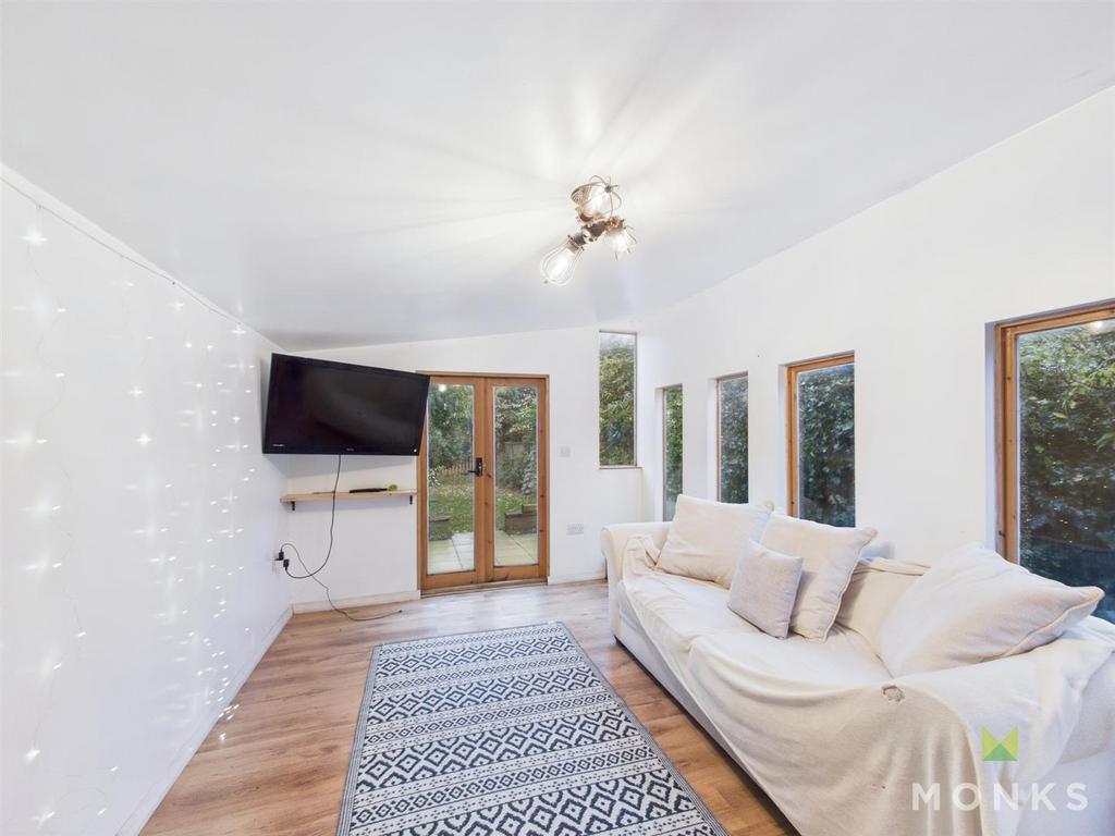 CAM01348 G0-PR0771-STILL031.jpg