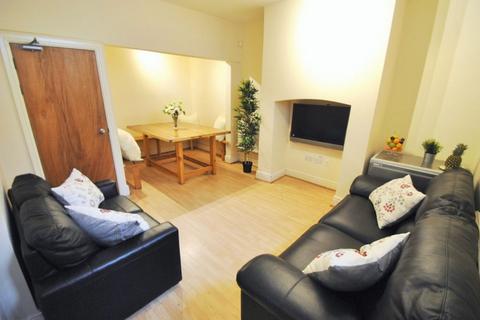 10 bedroom semi-detached house to rent, BIRCHFIELDS ROAD