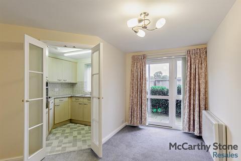 1 bedroom apartment for sale, Marina Court, Mount Wise, Newquay, TR7 2FJ