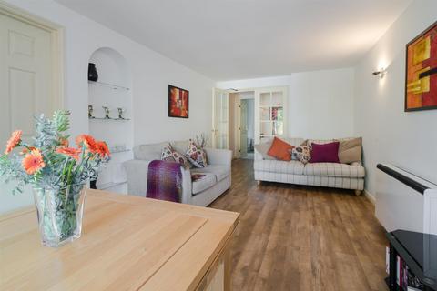 2 bedroom apartment for sale, Selhurst Close, Parkside, Wimbledon