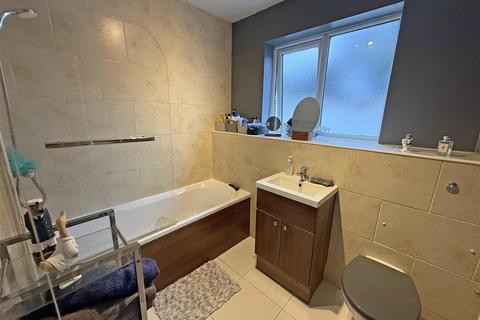2 bedroom flat to rent, Salisbury Avenue, North Shields, North Tyneside