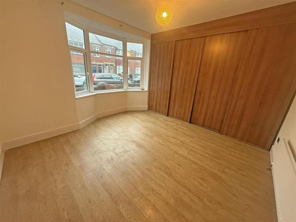 Bedroom 1.jpg