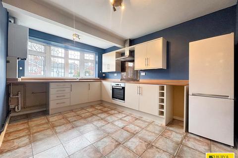 3 bedroom detached bungalow for sale, Deebank Avenue, Leek