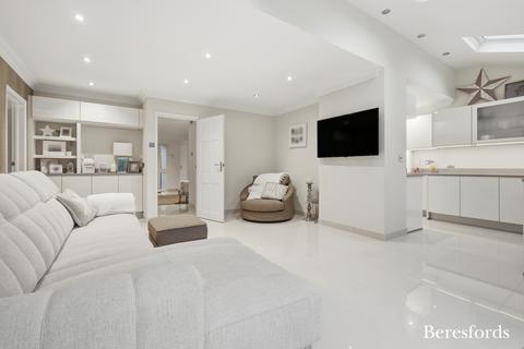 4 bedroom detached house for sale, Cricketers Lane, Herongate, CM13