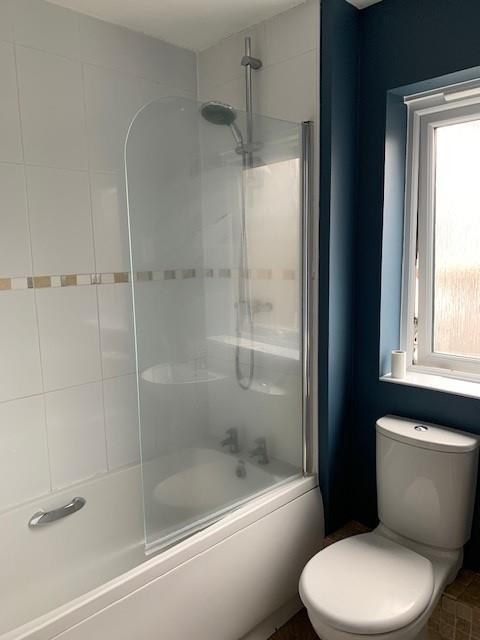 Bathroom 2.jpg