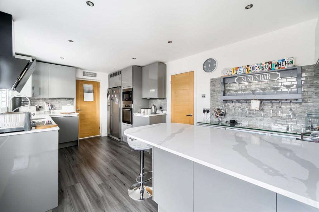 Kitchen/Dining