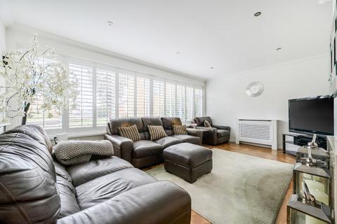 undefined, St. Peters Close, Burnham, Buckinghamshire, SL1