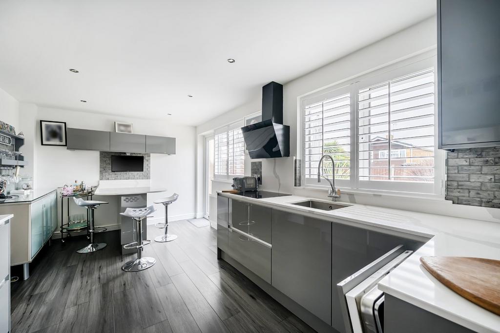 Kitchen/Dining