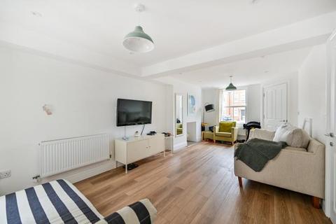 undefined, Cleveland Road, New Malden, Surrey, KT3