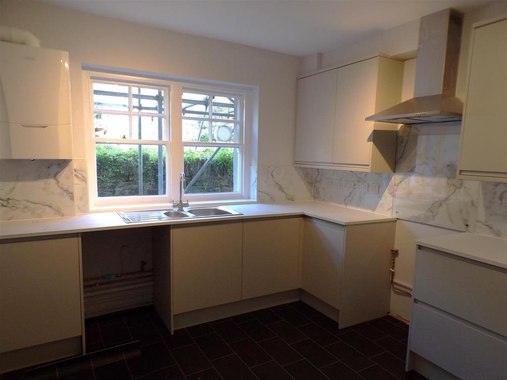 Kitchen1.JPG