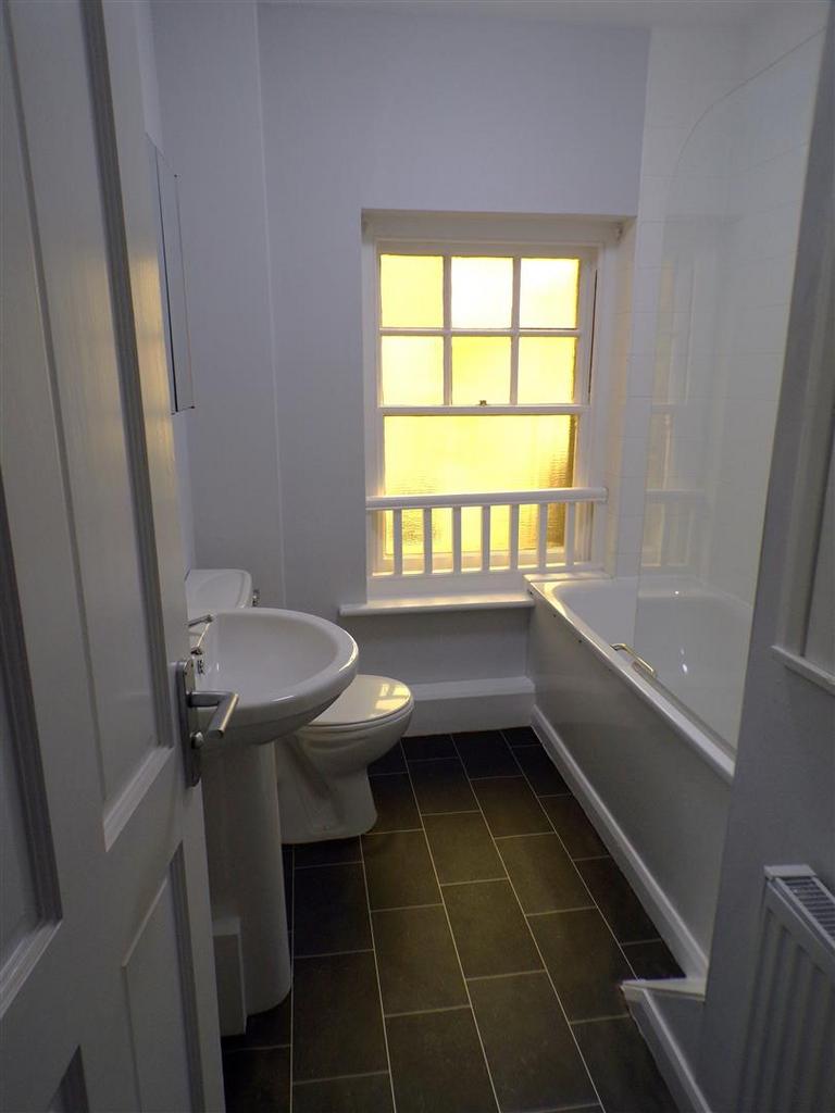 Bathroom1.JPG
