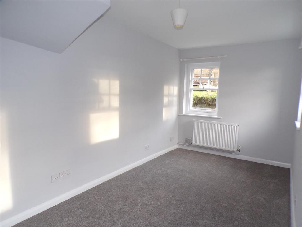 Living Room1a.JPG