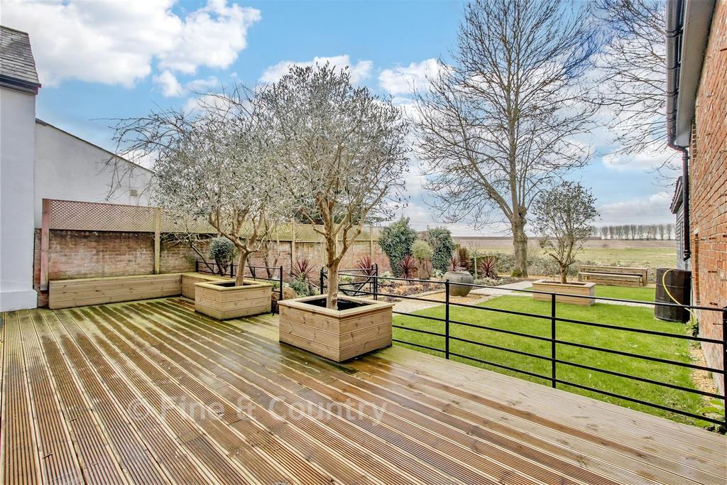 Patio/Decking