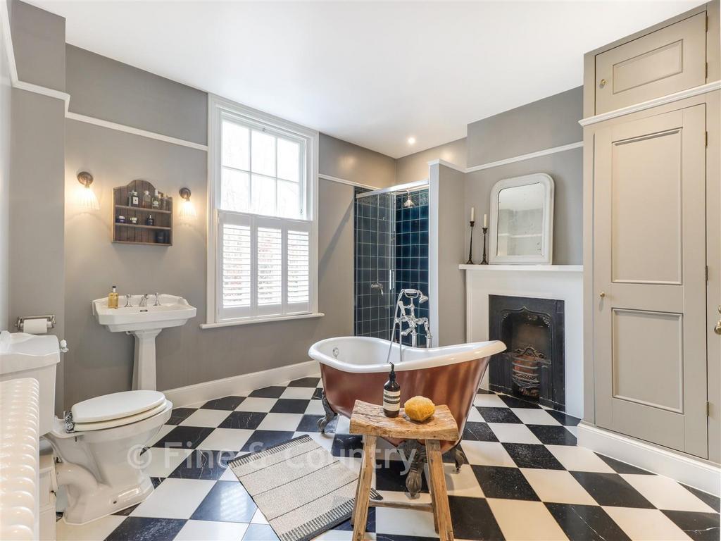 Family Bath/Shower Room