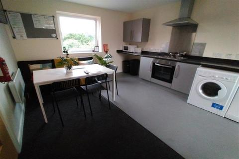 4 bedroom apartment to rent, Flewitt House, Beeston, NG9 2AR