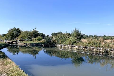 undefined, Land on the Grand Union Canal, Buckland, Buckinghamshire HP22
