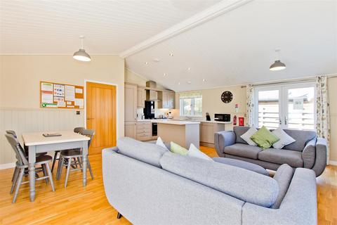2 bedroom lodge to rent, Hailsham Road, Pevensey, BN24