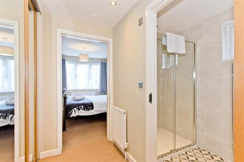 2 bedroom lodge to rent, Hailsham Road, Pevensey, BN24