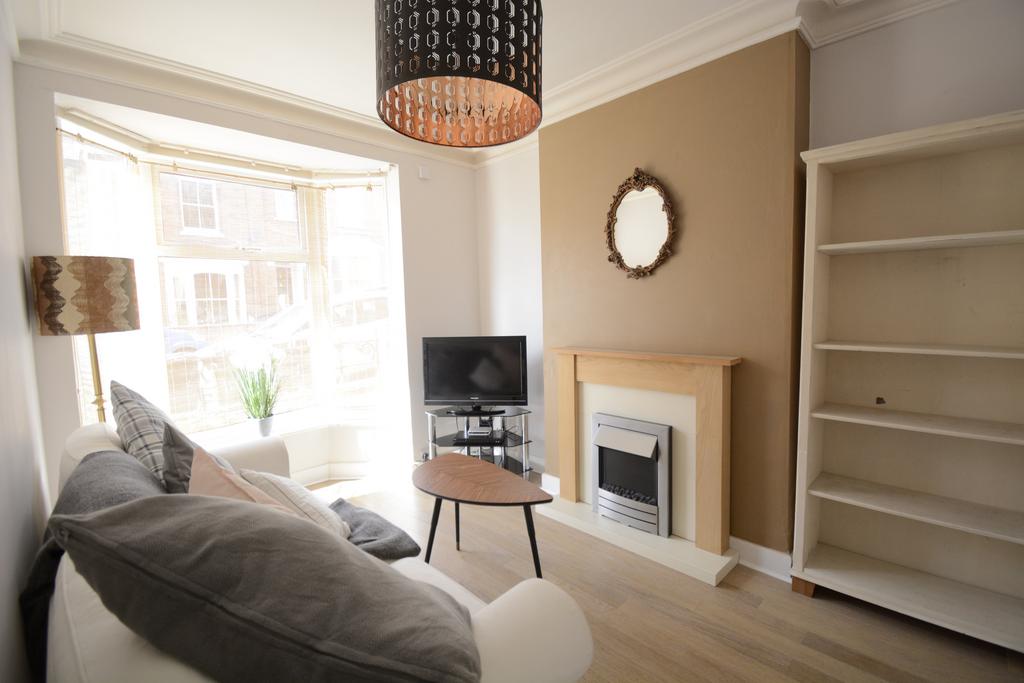 Lounge 1