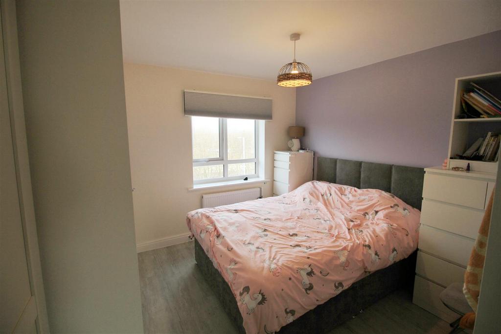 Bedroom 1.jpg