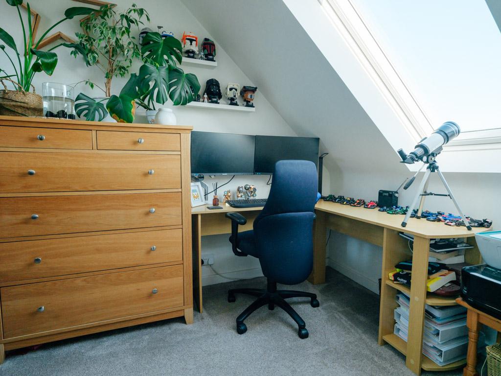 Home office / walk-in wardrobe / Sixth Bedroom