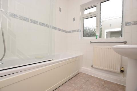 3 bedroom apartment for sale, Oakwood Court, Oakwood, Leeds
