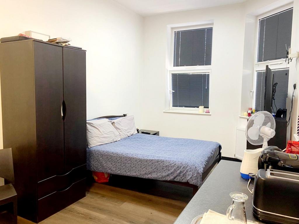 Studio Room