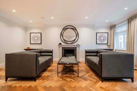 2 bedroom flat to rent, Pall Mall, London SW1Y