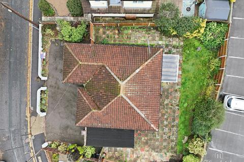 2 bedroom bungalow for sale, Softwater Lane, Benfleet, SS7 2
