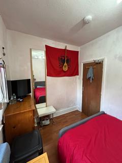 1 bedroom in a house share to rent, Woodgrange (R2)