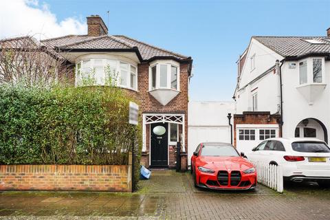 3 bedroom semi-detached house to rent, Helena Road, Gladstone Park, NW10