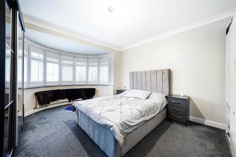 3 bedroom semi-detached house to rent, Helena Road, Gladstone Park, NW10